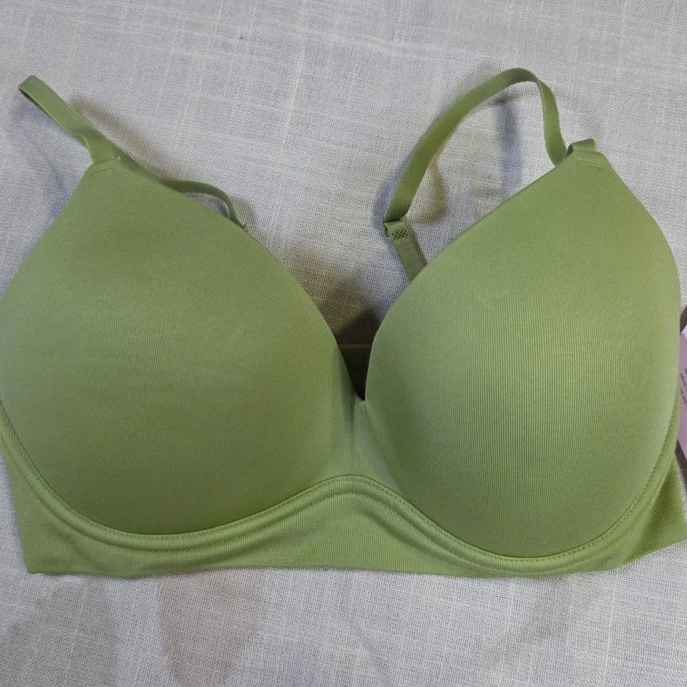 Wild Fable Green Seamless Deep Plunge Bra Adjustable Straps Ribbed 023134271